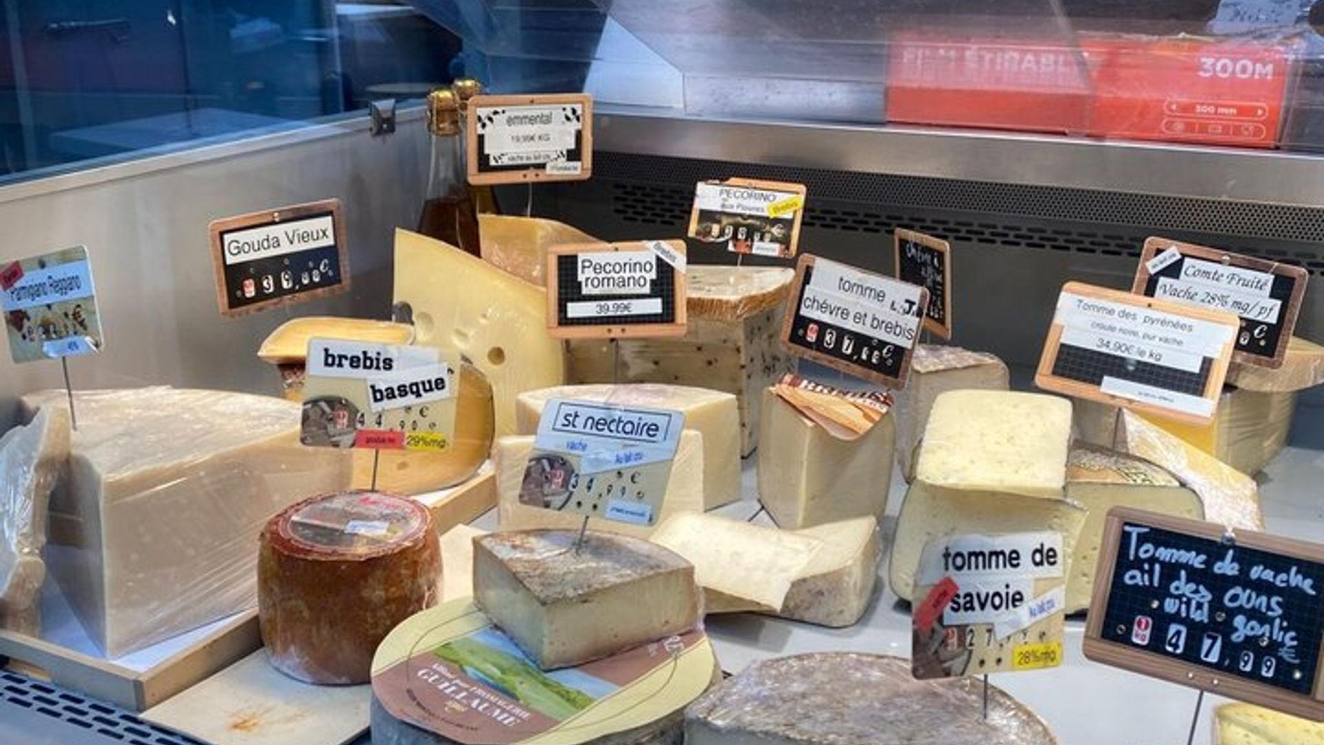 Quartier du Marais avec dégustation de vins et fromages à Paris