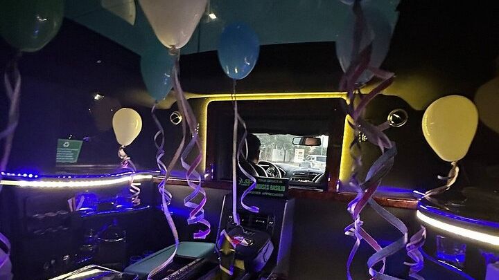 Private transfer from Cancun airport to Playa del Carmen by limousine