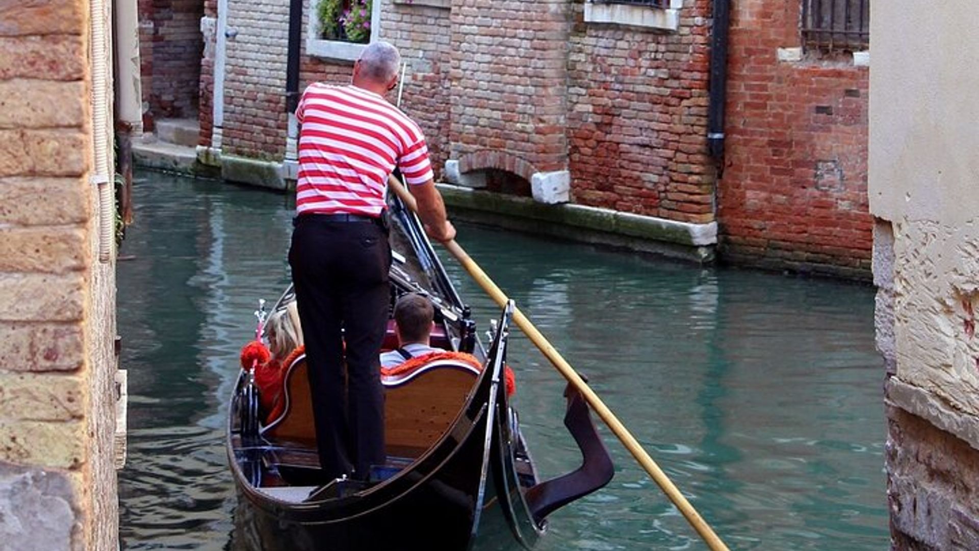 Gondola private VIP Experience : Discover the Floating City