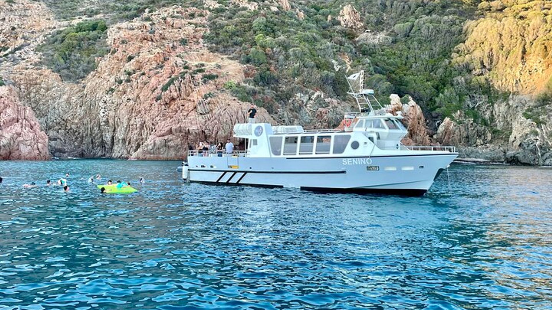 From Sagone/Cargèse: Scandola Calanques Piana Girolata Baignade