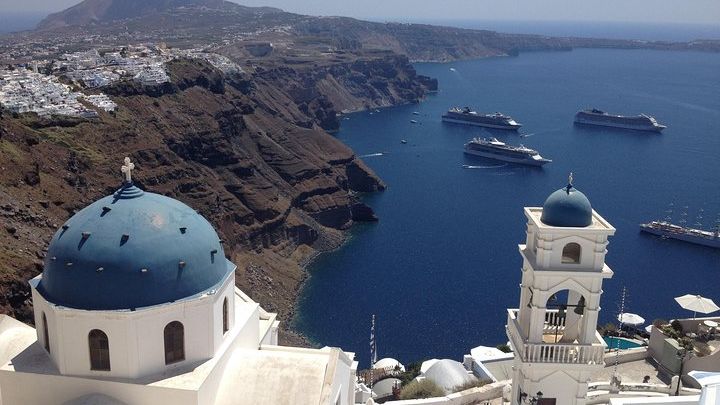 6-Hour Private Best of Santorini Experience