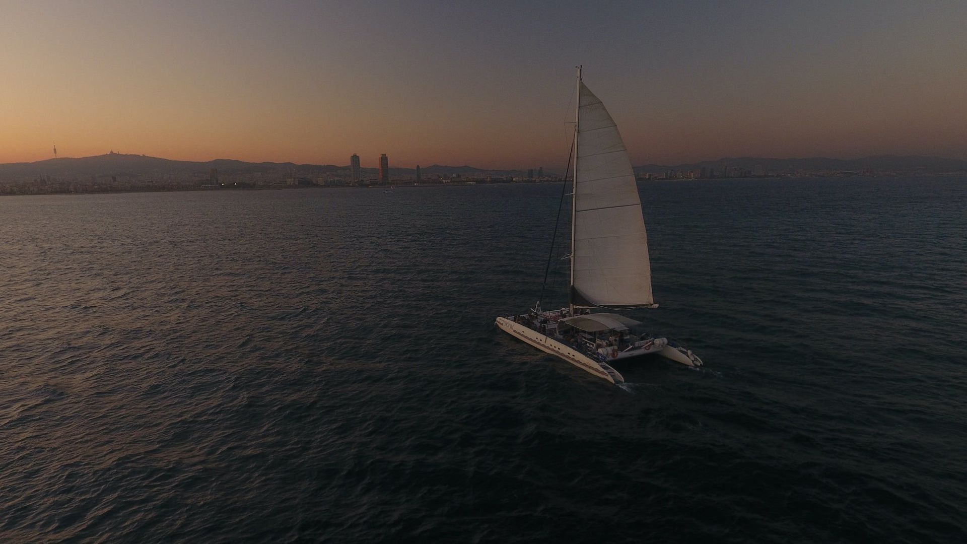 Barcelona: Sunset Jazz Cruise with Drinks