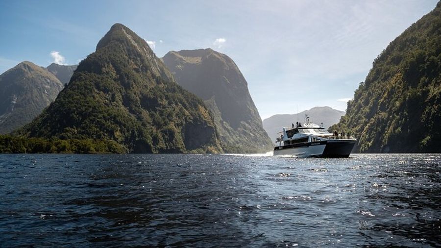 Doubtful Sound and Lake Manapouri Wilderness Cruise, Te Anau