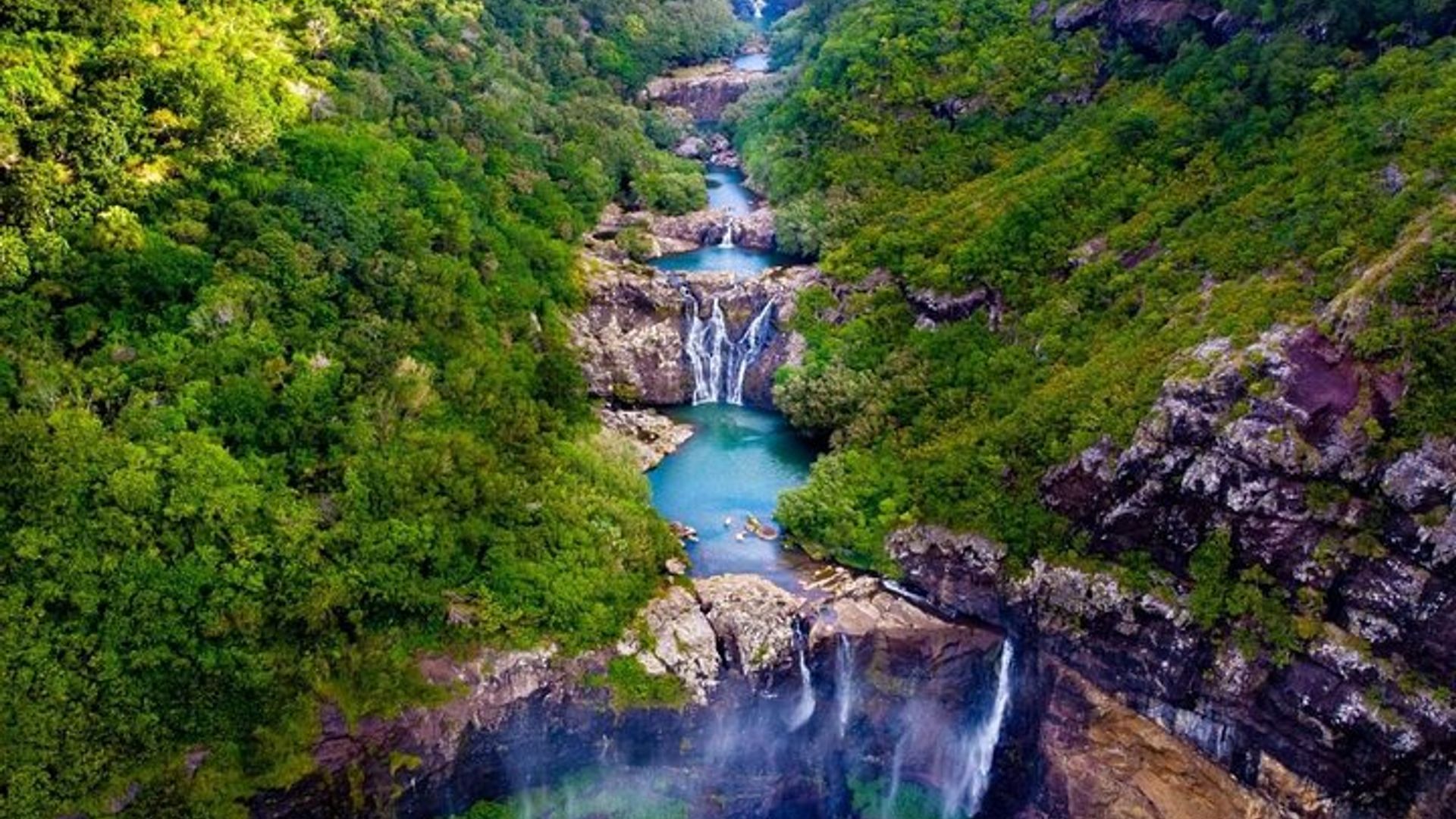 Wild South with Waterfalls & Rare Exotic Viewpoints with Lunch