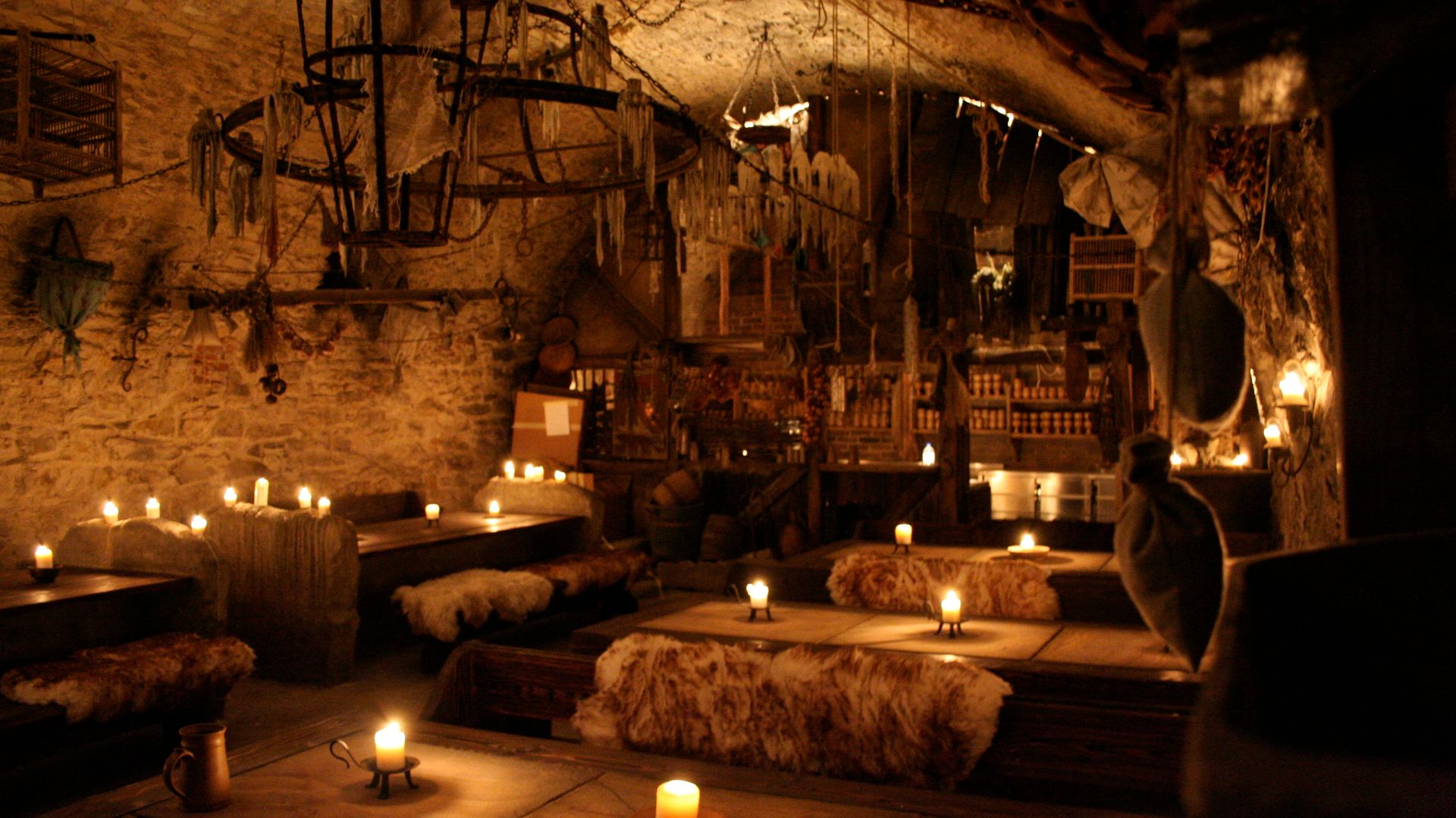 Prague: Medieval Dinner & Show with Unlimited Drinks