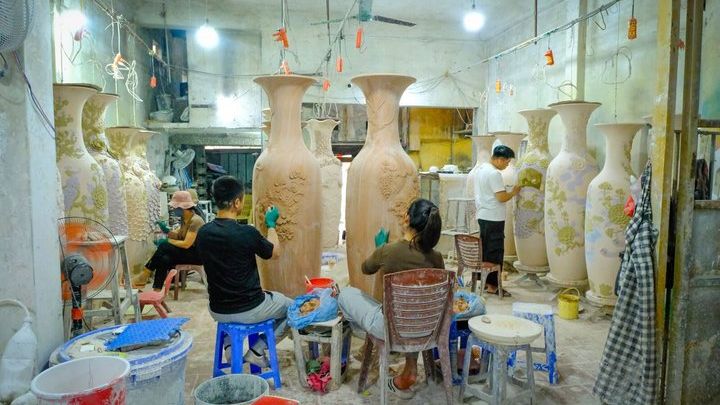 Bat Trang Ceramic Village Small-Group Factory Visit and Class