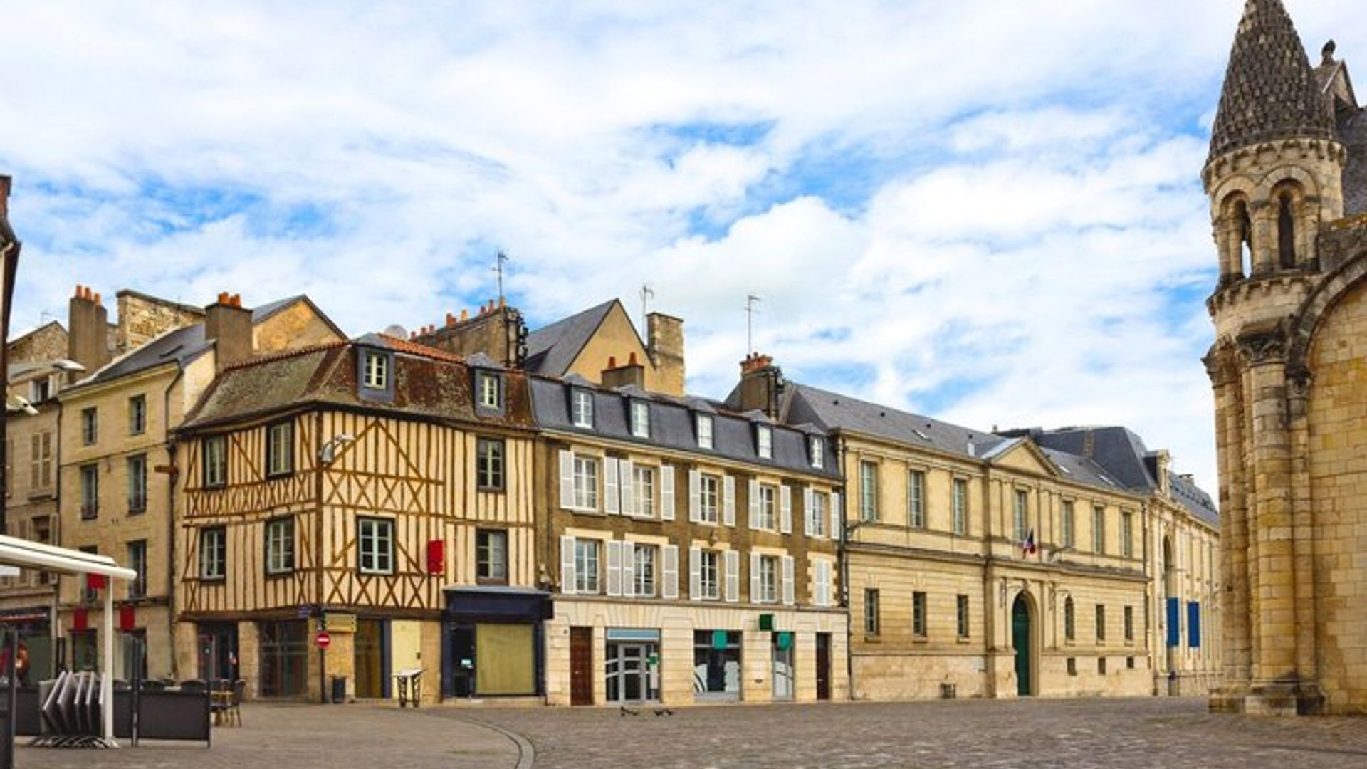 TOP Poitiers: Private Führung mit Ihrem Handy