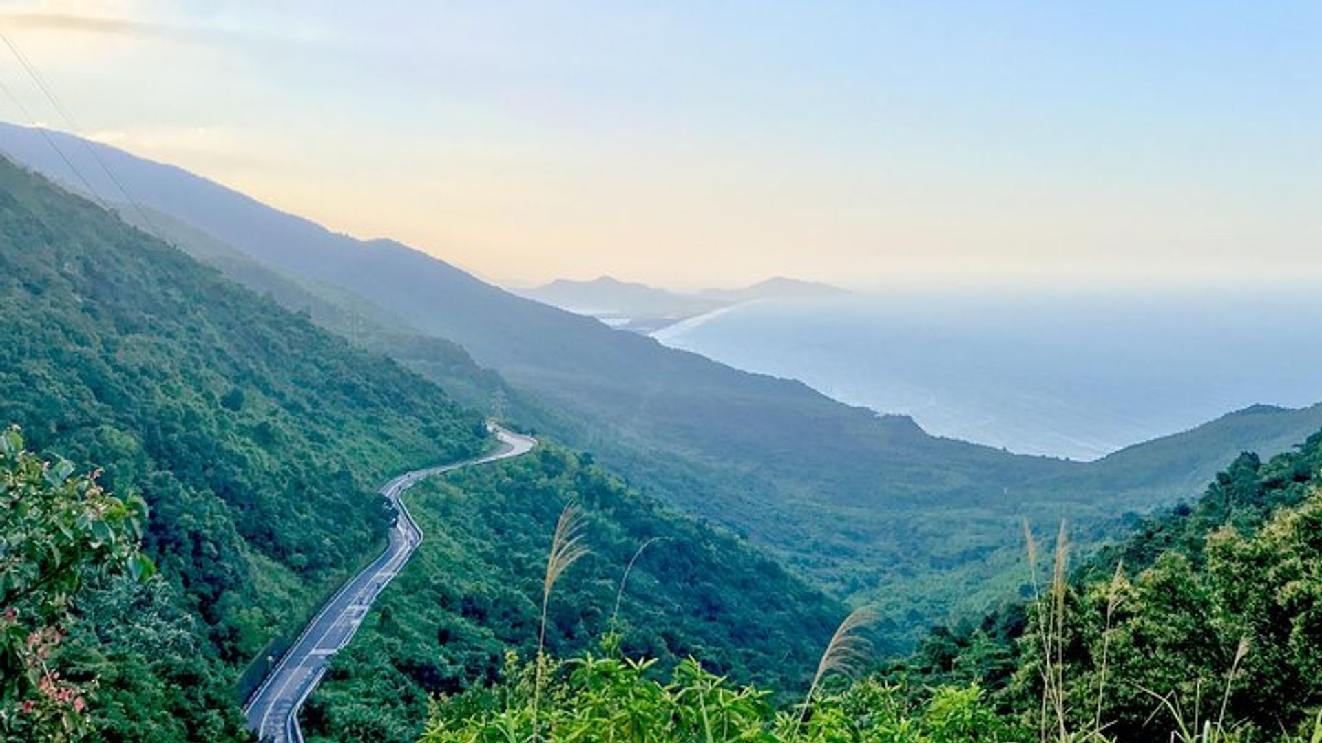 Discover the Hai Van Pass: Motorcycle Tour from Hoi An to Hue