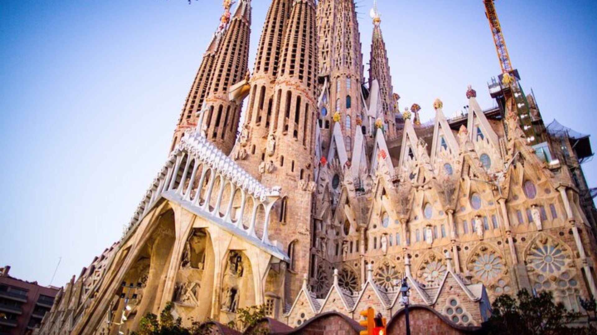 Barcelona Segway Tour: Sagrada Família and Gaudí’s Landmarks