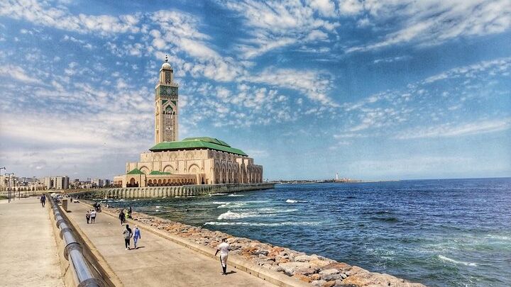 Casablanca Guided Private Tour with Hassan II Mosque Entrance
