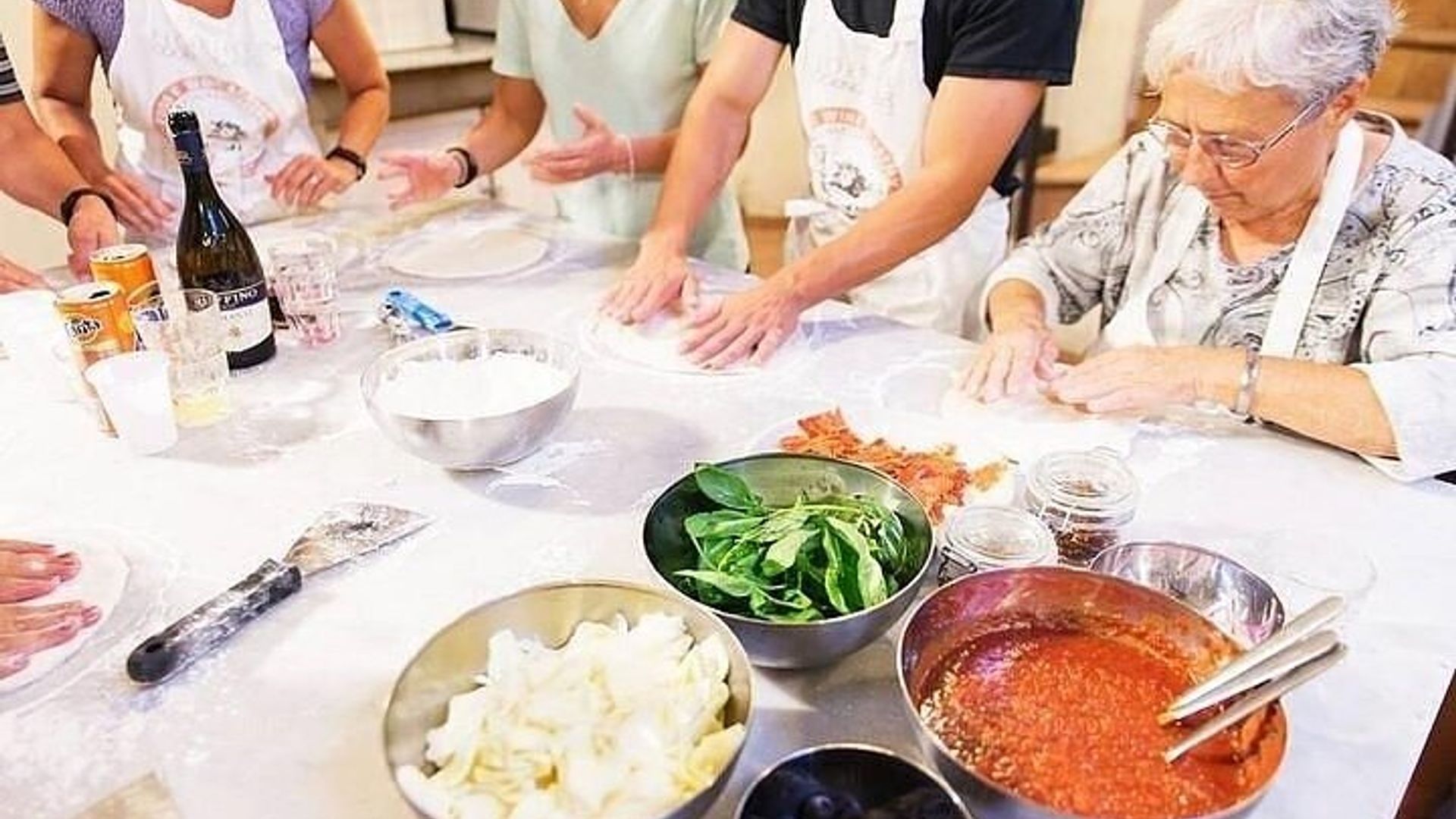 Florence: Semi-Private Pizza and Gelato Cooking Class