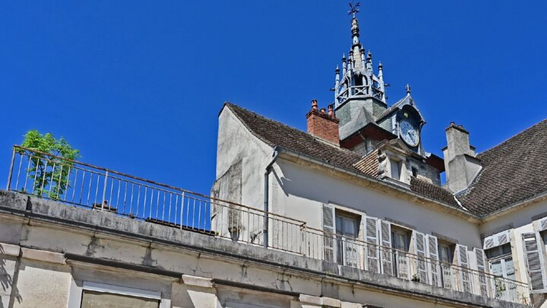 Beaune Audio Guided Walking Tour 1h and 19 audio comments