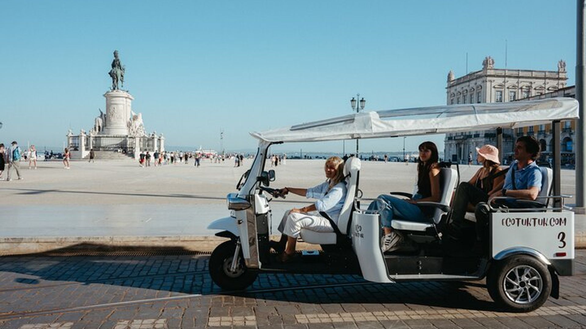 Lisbon Private Food and Wine Tuk-Tuk Tour image 2