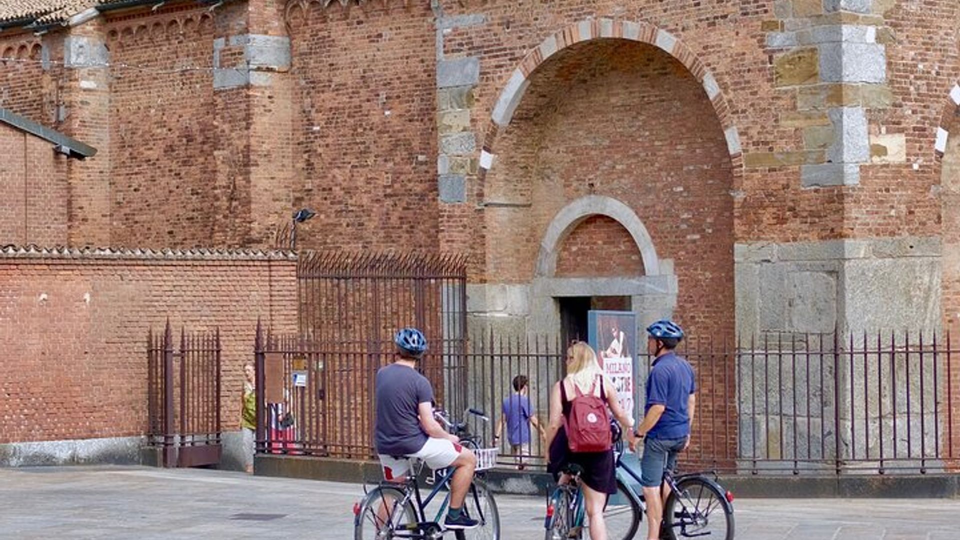 Milan Highlights Small-Group Half-Day Guided Bike Tour