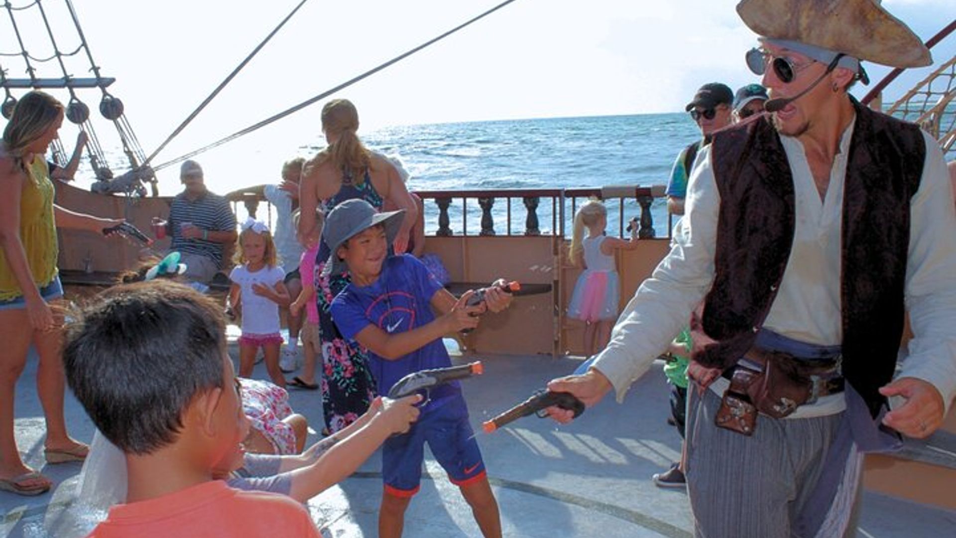 Croisière Pirate Boucanière Côte d'Emeraude Destin pour le plaisir en famille