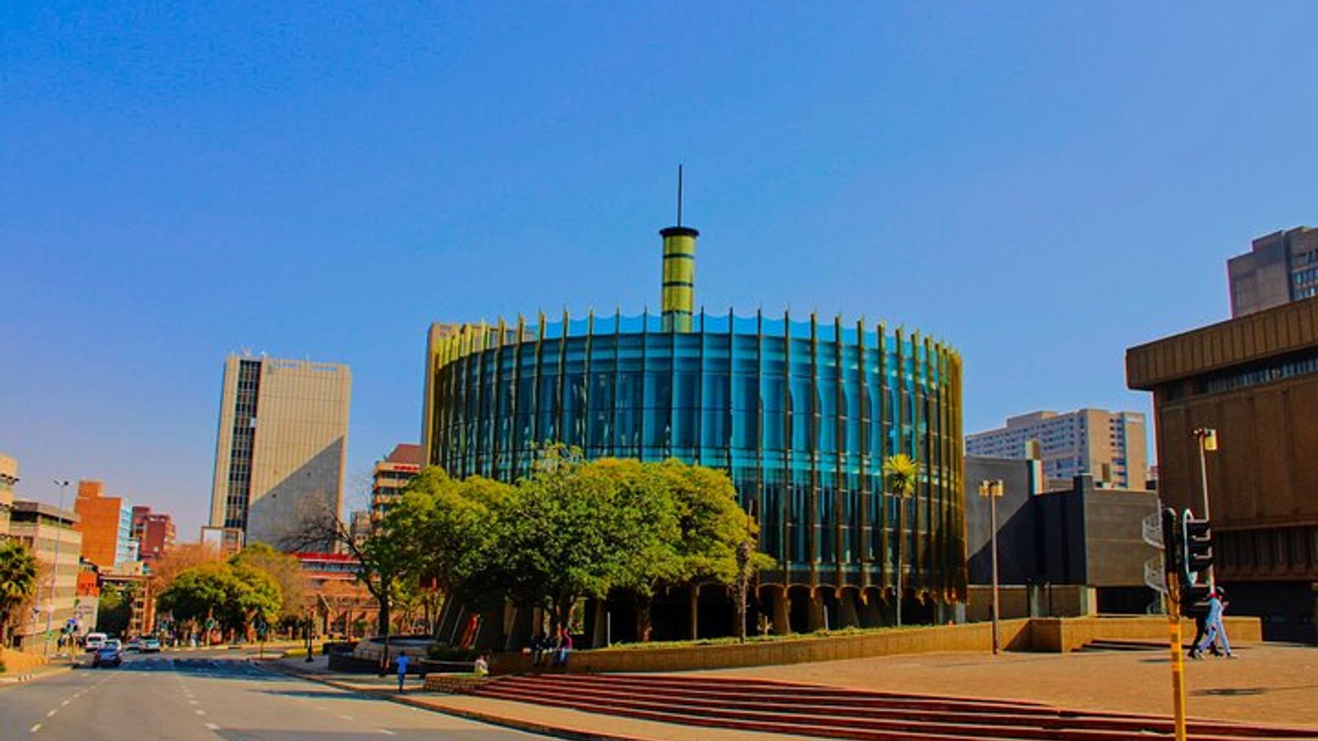 Johannesburg Tuk-Tuk or Bike Tour of Soweto with Transfers