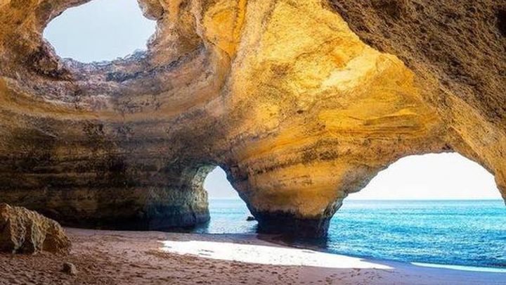 Early morning expedition to Benagil Cave from Portimao