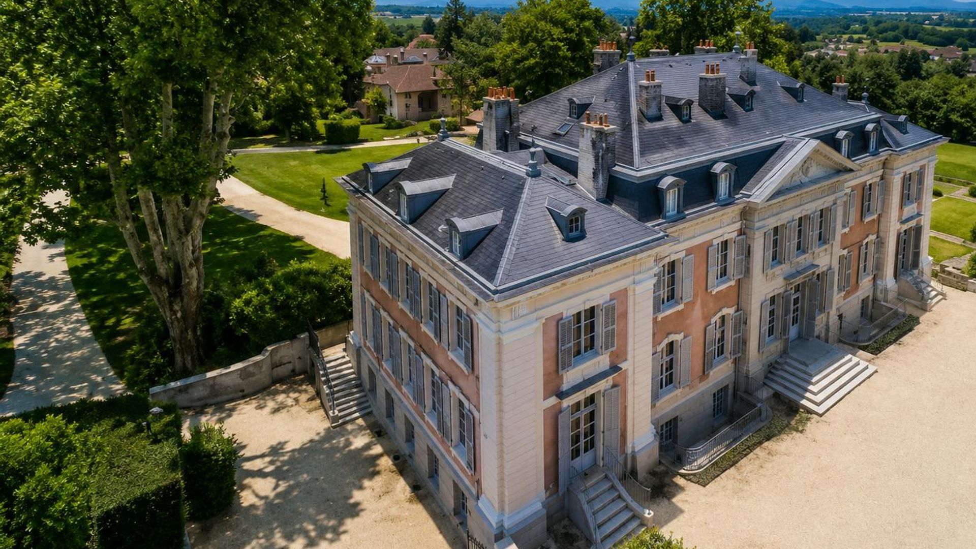 Château de Voltaire ticket and 1GB eSIM