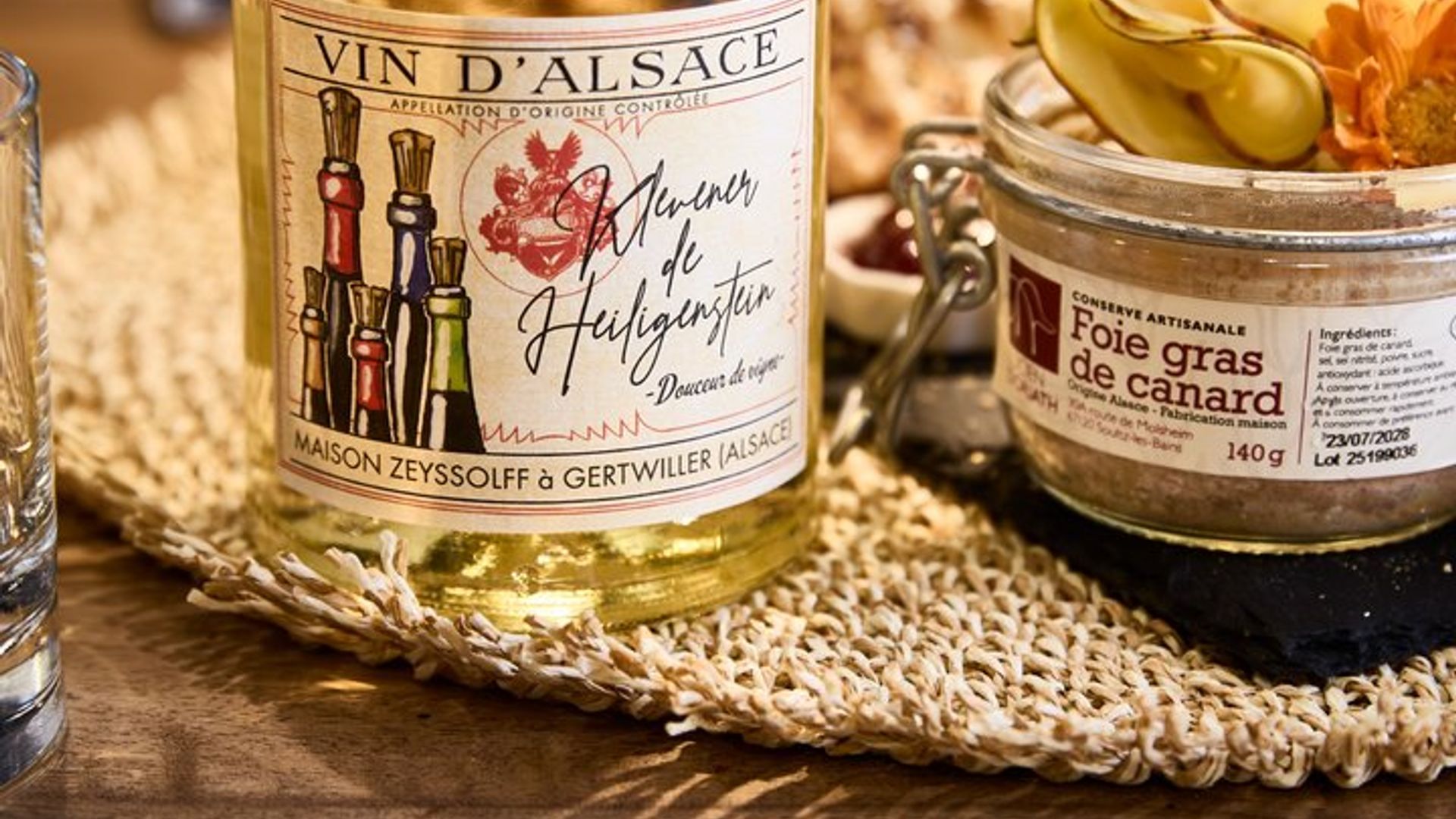 Visite guidée de la cave à vin de Strasbourg avec dégustation de vin et de brioche