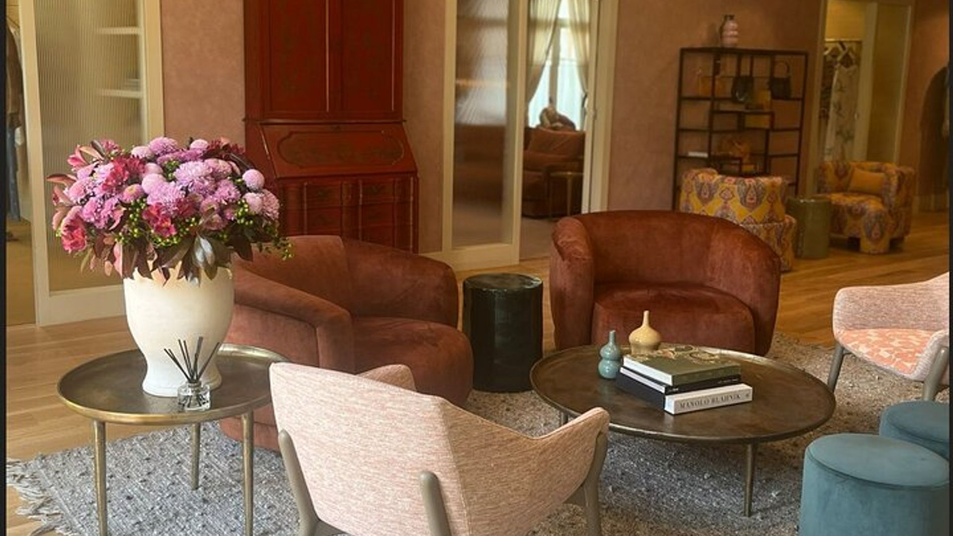 La Roca Village Personal Shopper VIP Pass Hands Free Shopping