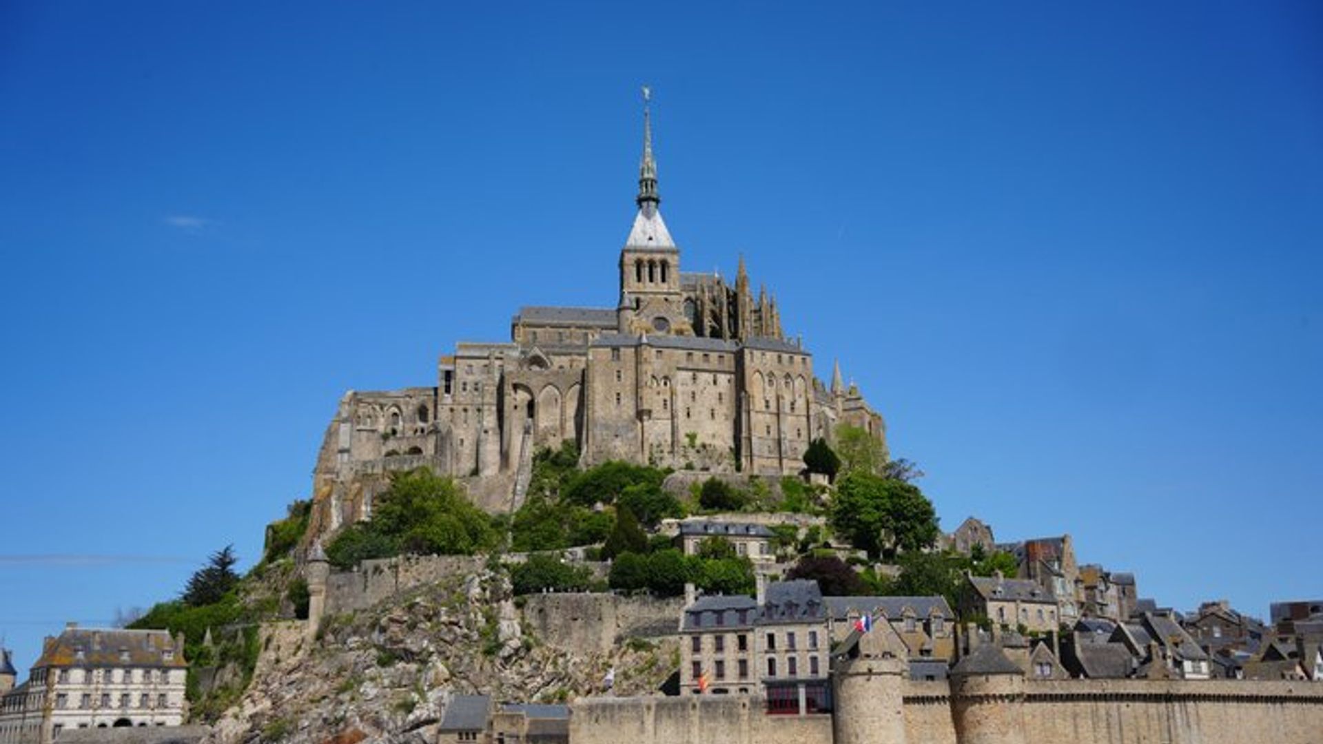 Mont-Saint-Michel Full-Day Tour From Paris with Hotel Pickup