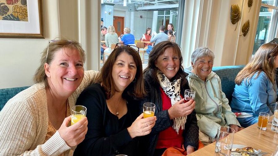 Cincinnati: Brunch and History Walking and Streetcar Tour