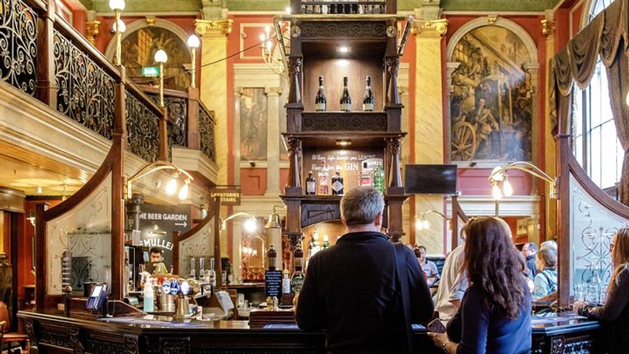 London: Historical Pubs Small-Group, Half-Day Walking Tour