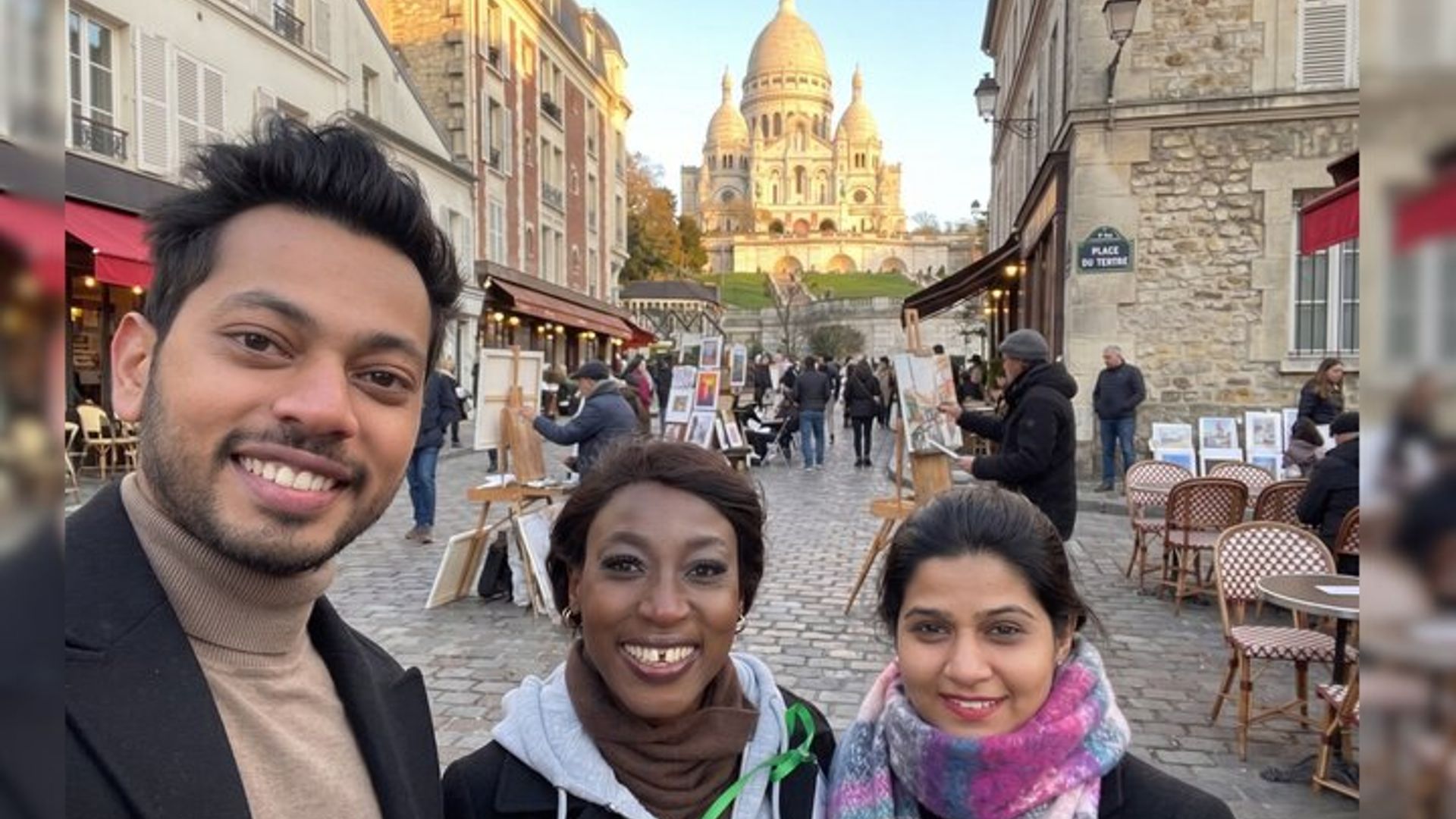 Montmartre Guided Walking Tour with Parisian Craft Beer Tasting