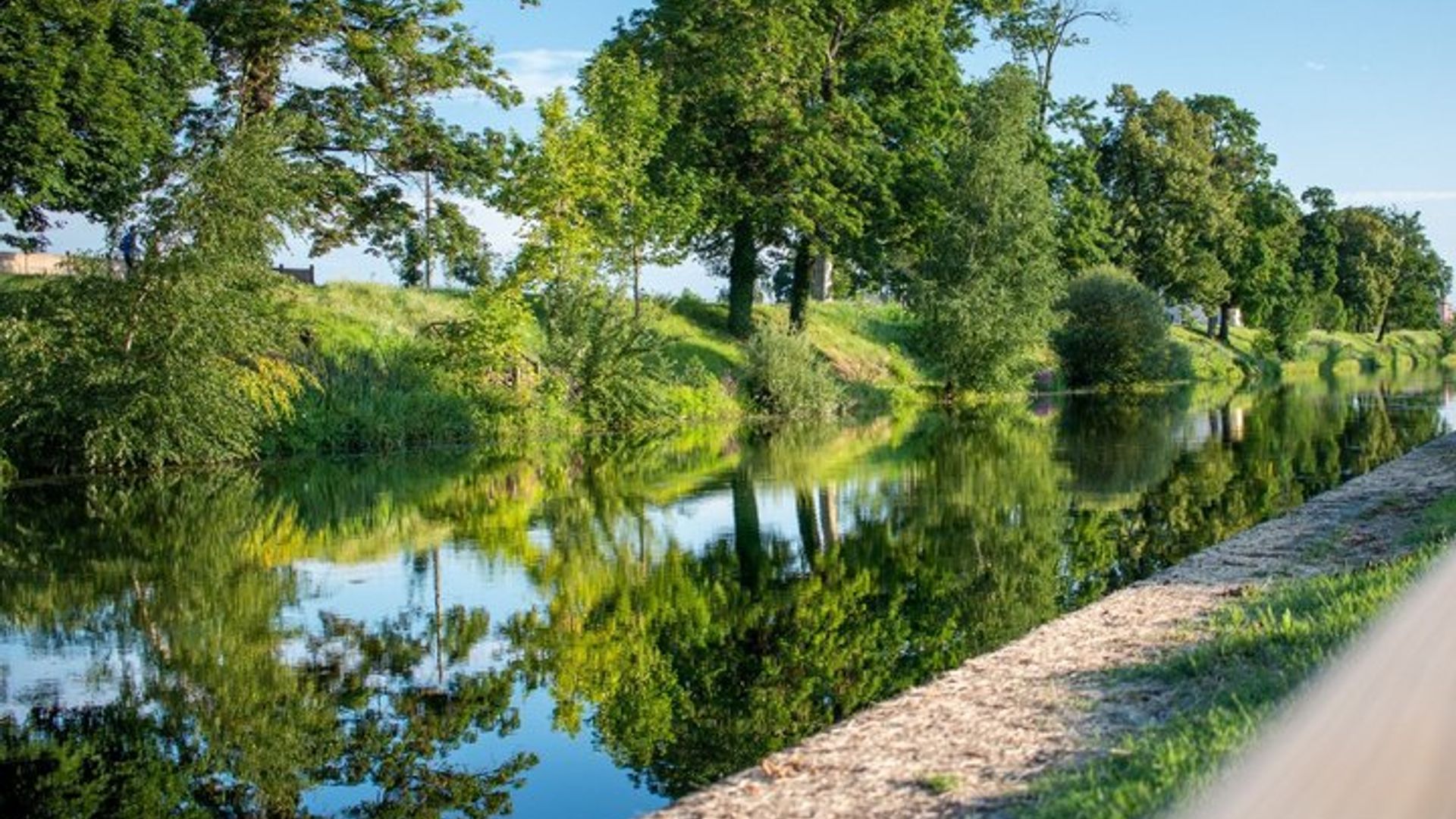 Roanne: 1h15 audio guided walking tour and 20 audio commentaries