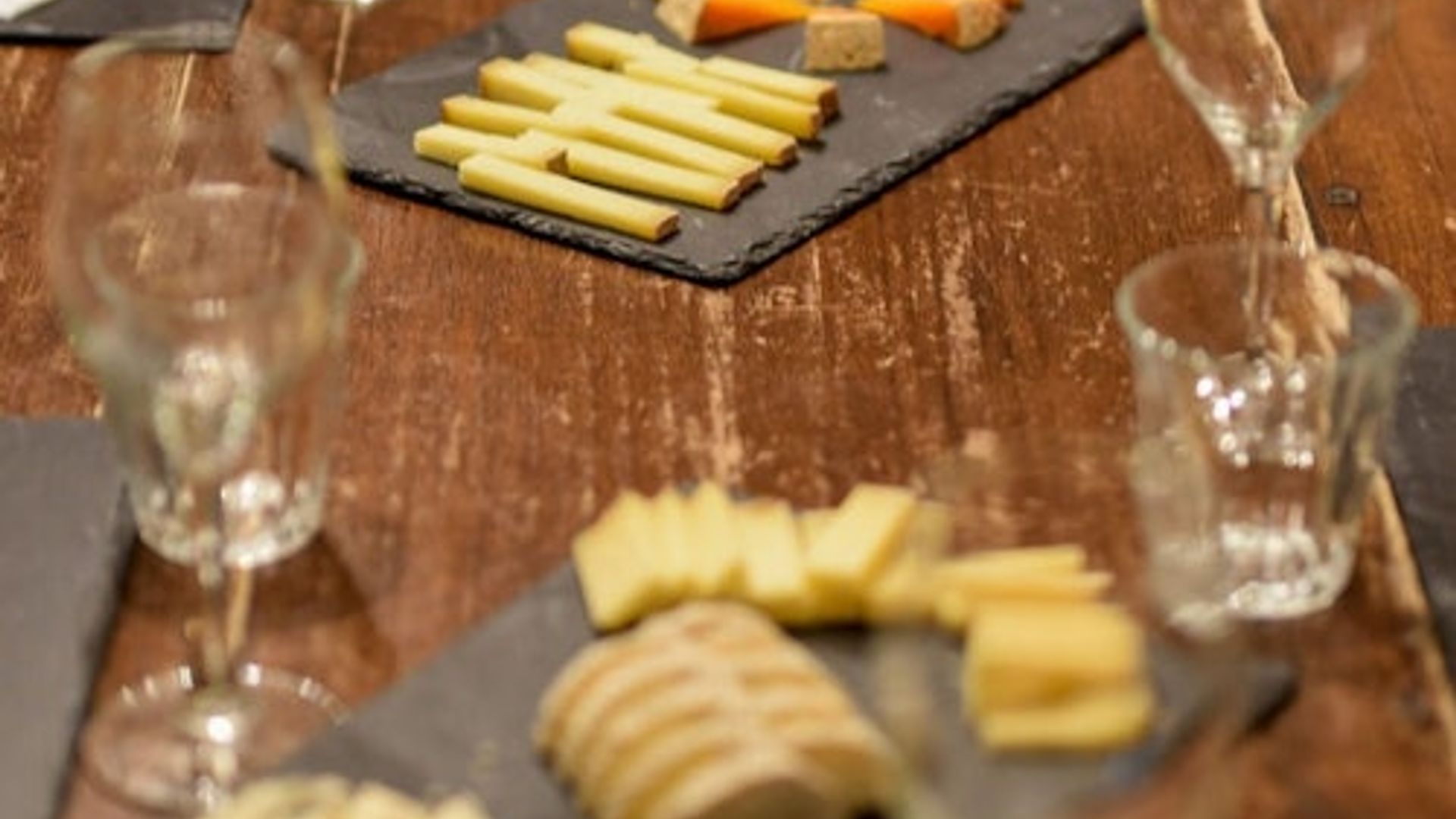 Paris: Saint-Germain-des-Prés Prestige Food Tour