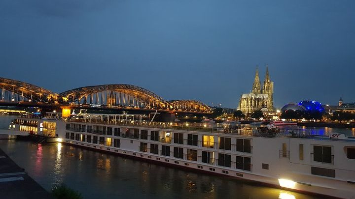 Private walking tour of Cologne's old town