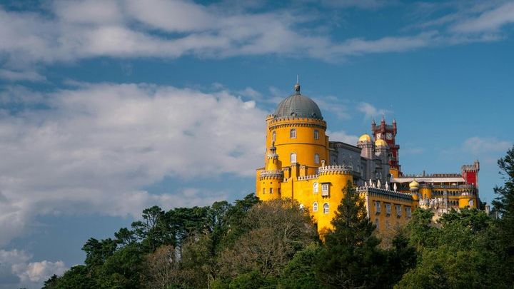 Private Sintra & Cascais Tour from Lisbon with Pena Palace Ticket