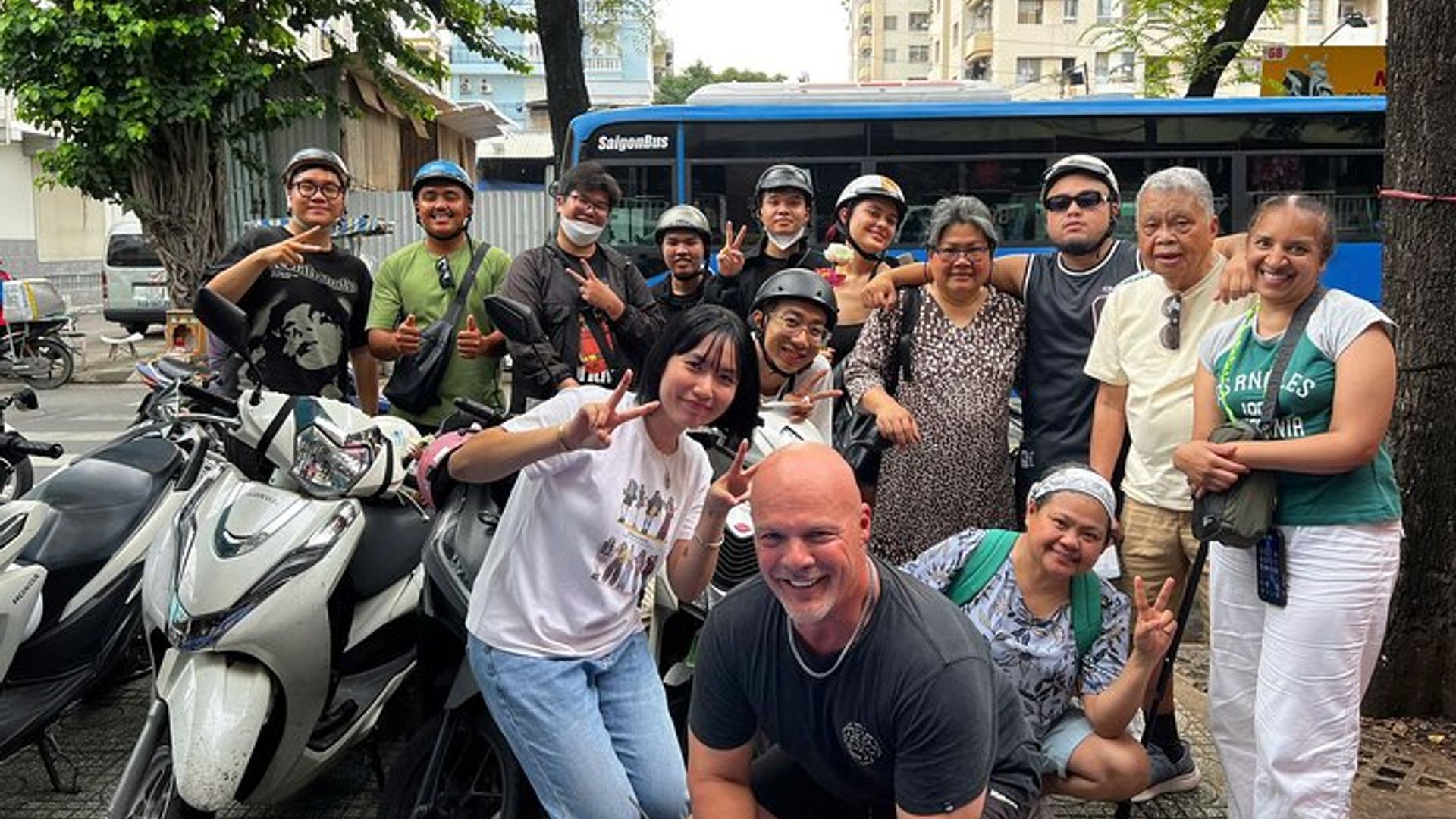 Ho Chi Minh Scooter Street Food Tour avec guide étudiant