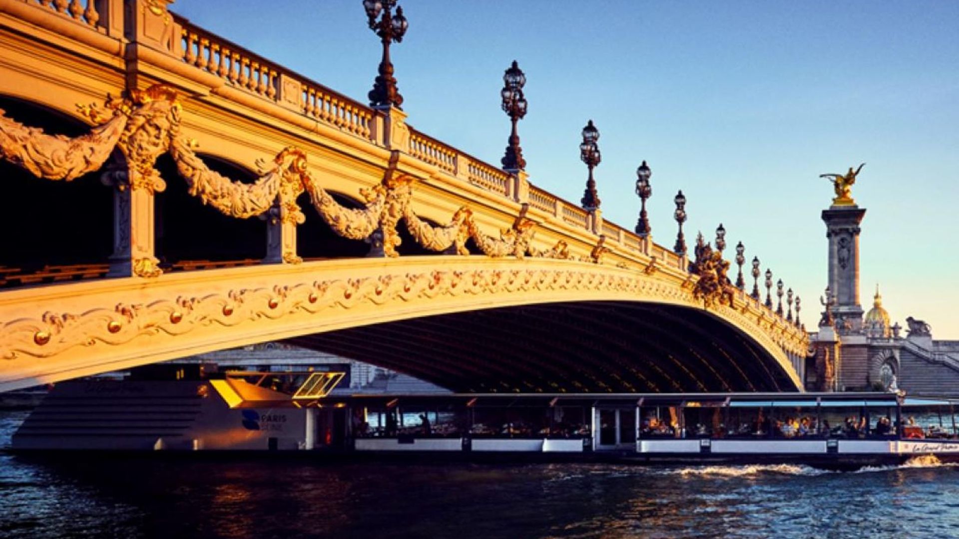 Paris: Dinner Cruise at the Marina (Decouverte Menu)