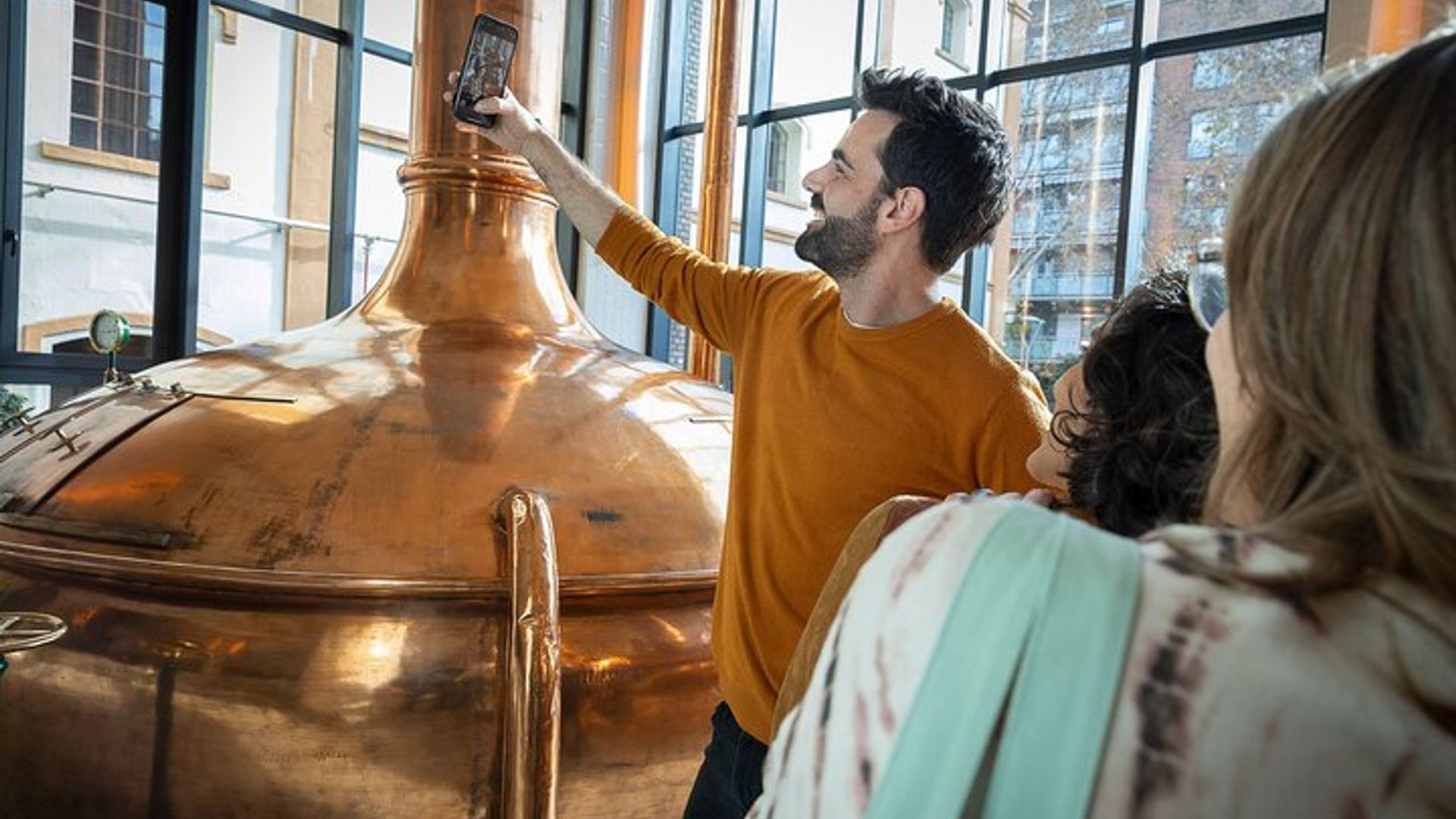 Barcelona: Estrella Damm Old Brewery Tour With Beer Tasting
