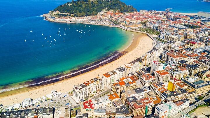 San Sebastian : Private Custom Walking Tour With A Guide