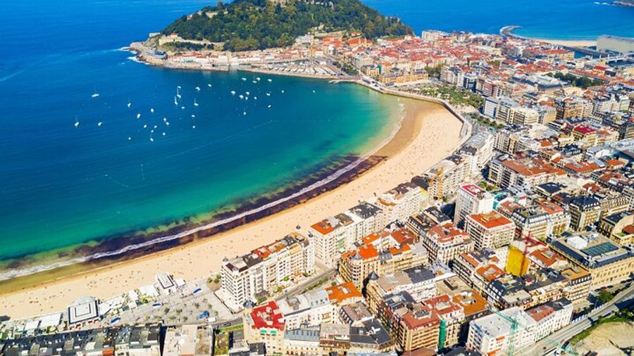 San Sebastian : Private Custom Walking Tour With A Guide
