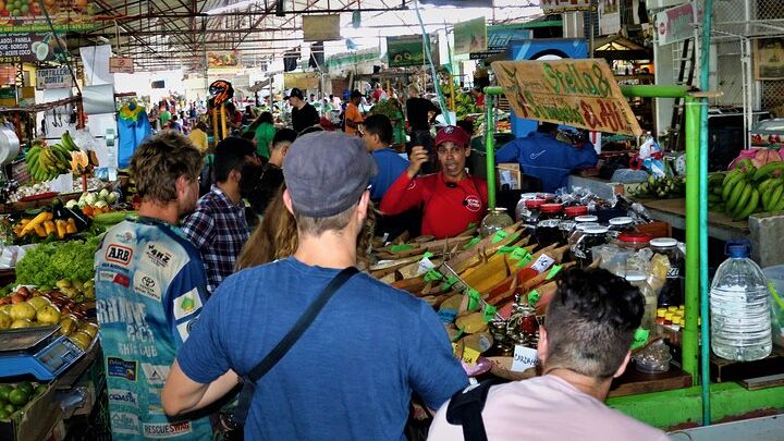 Cali : Alameda Market Small-Group Food Tour