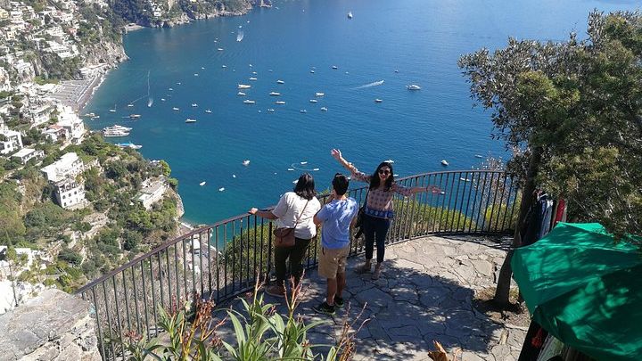 Group tour, Pompeii and wine & food tasting winery Cantina del Vesuvio (6 hours)