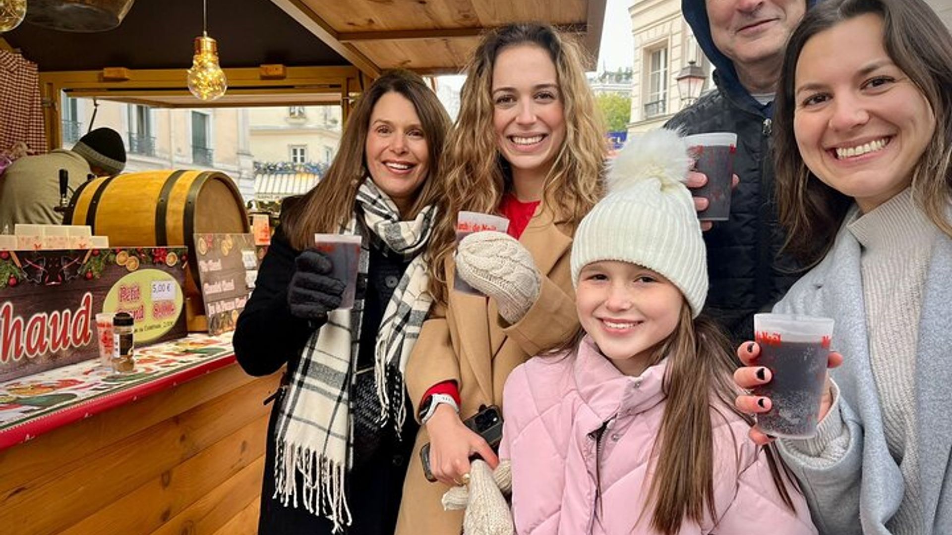 Paris Montmartre Small-Group Food Tour with Christmas Market