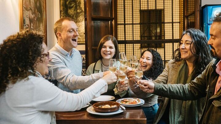 Private Seville Tapas & History Tour in Triana