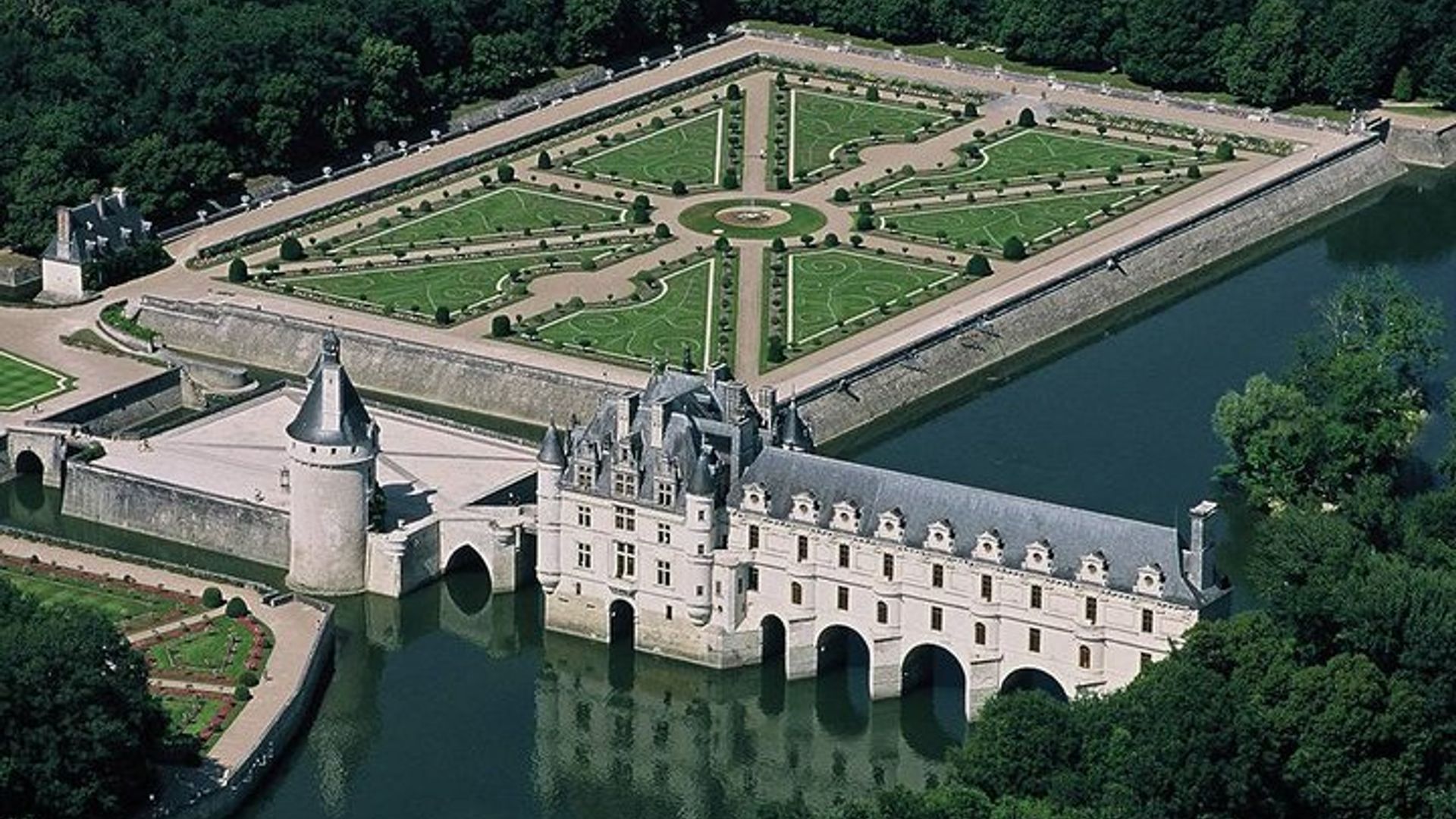 Visita privada de día completo al castillo de Chenonceau, degustación de vinos y almuerzo