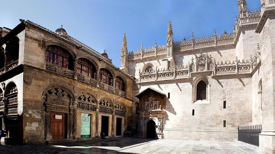 Granada Private Walking Tour of City Center and Albaicin