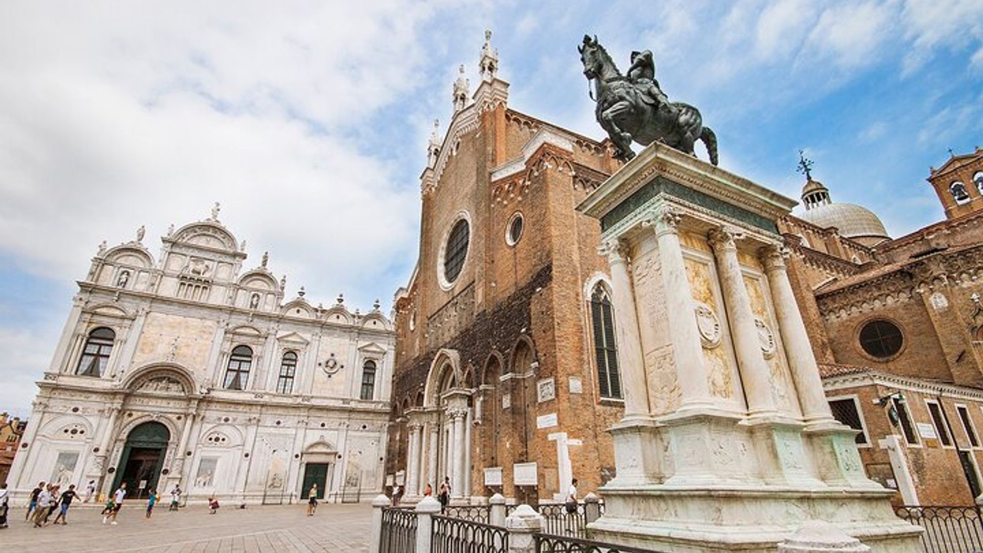 Venice Guided Walking Tour and Shared Gondola Ride