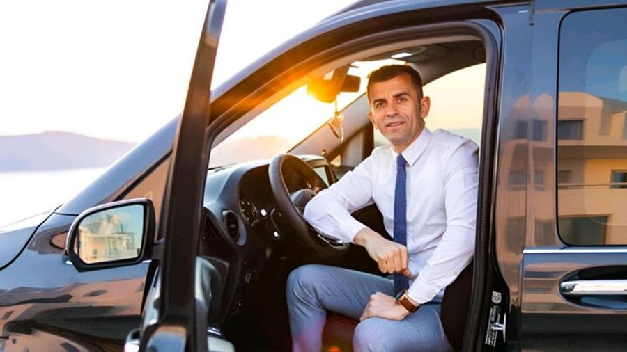 Santorini Private Taxi Service With Port and Airport Options