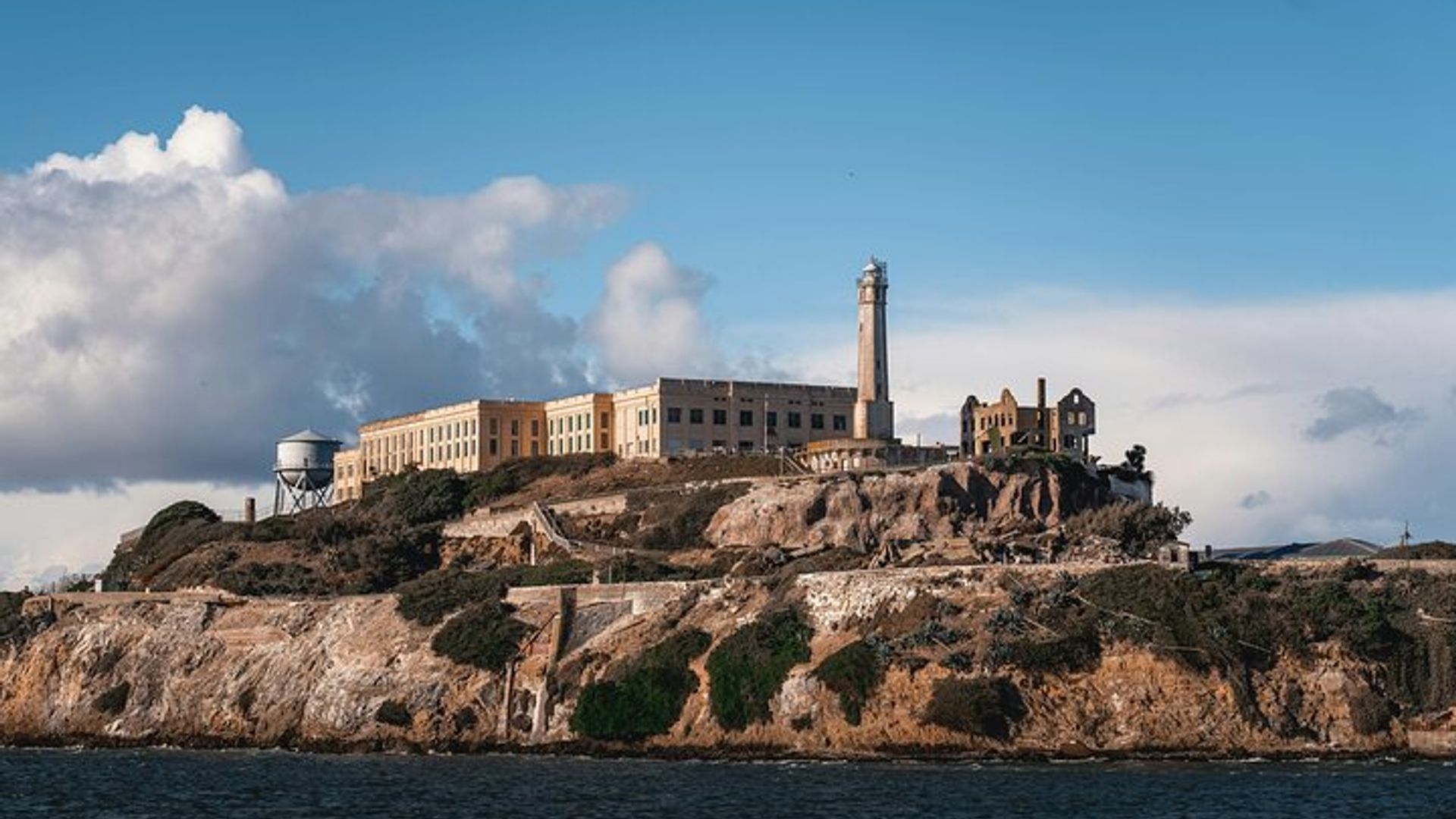 Alcatraz Day Tour and Aquarium with Muir Woods and Sausalito Tour image 2