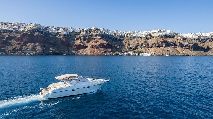 Santorini Private Yacht Tour With Drinks, Lunch & Hotel Pickup