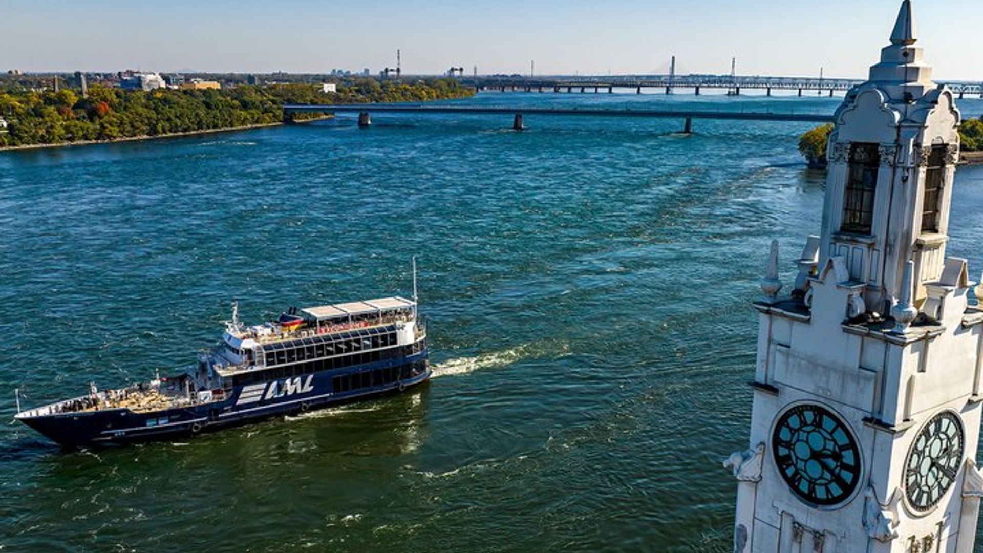 Crucero por el río Montreal y Basílica de Notre Dame