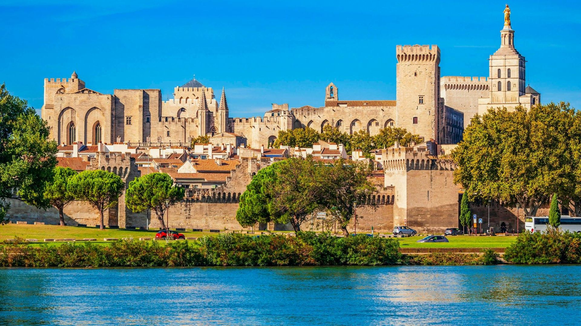 Avignon self-guided walking tour with audio app