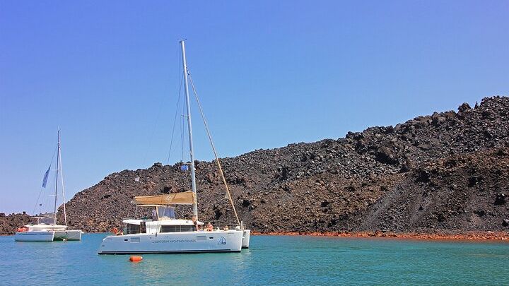 Santorini Sunset Sailing Cruise: Dinner, BBQ, Open Bar, Transfers